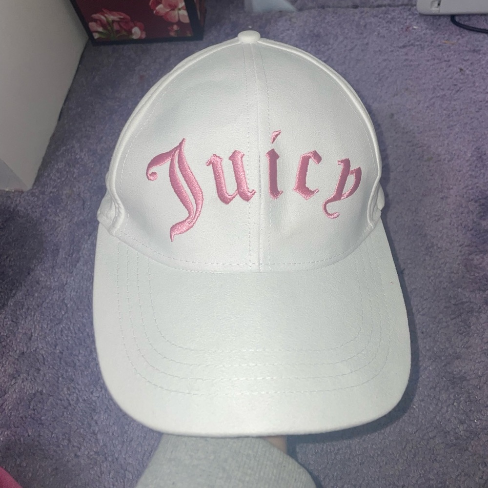 JUICY COUTURE BASEBALL HAT sold out online